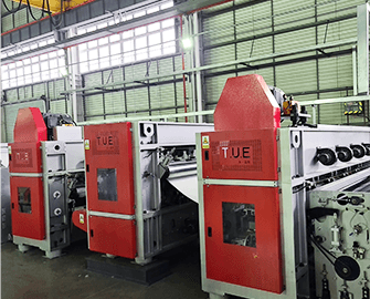 Новый игольчатый ткацкий станок коромысла достигает максимальных оборотов; успешно испытан и введен в эксплуатацию.